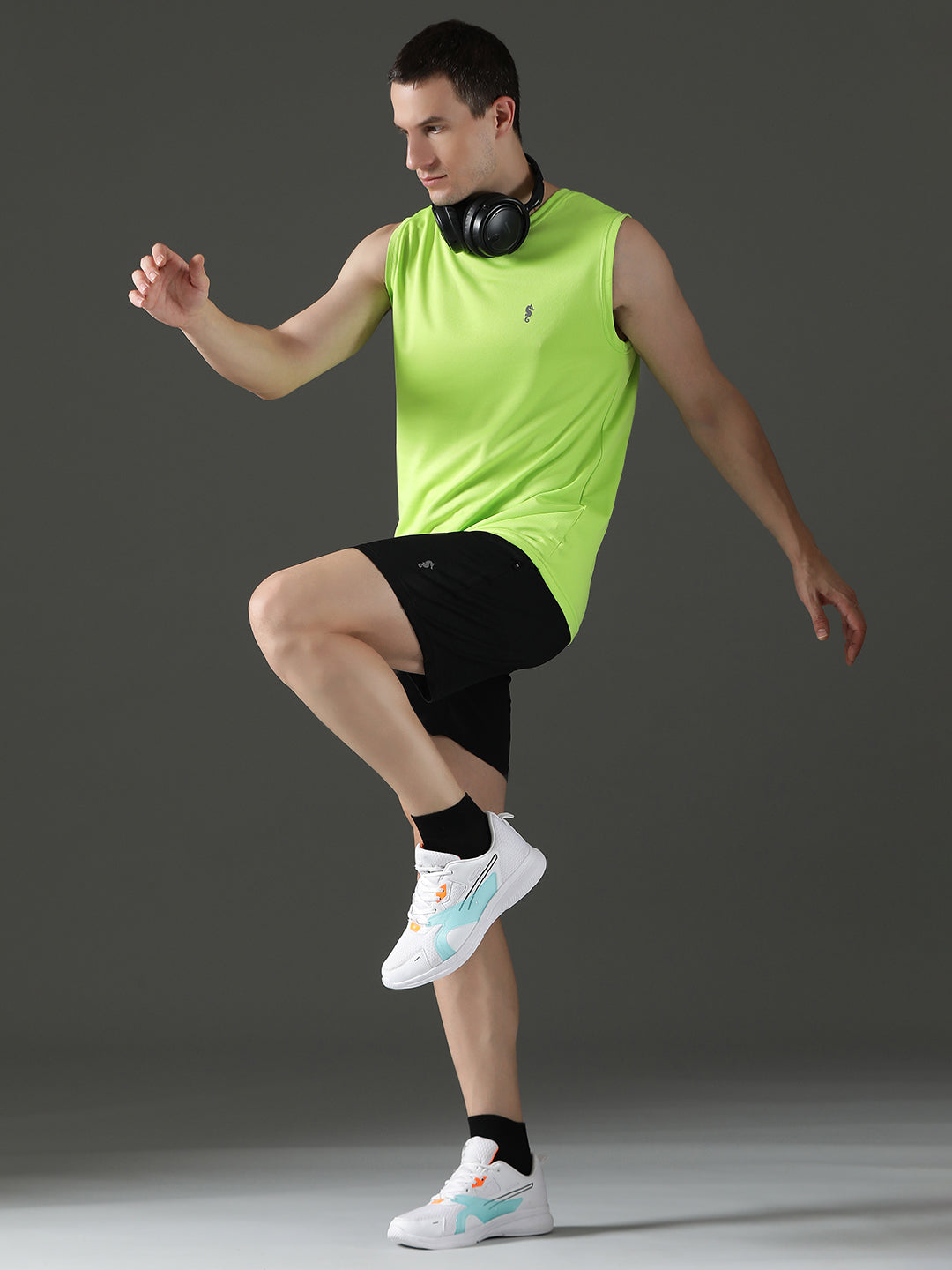 Polyester Sleeveless Slim Fit Round Neck Gym T-Shirt