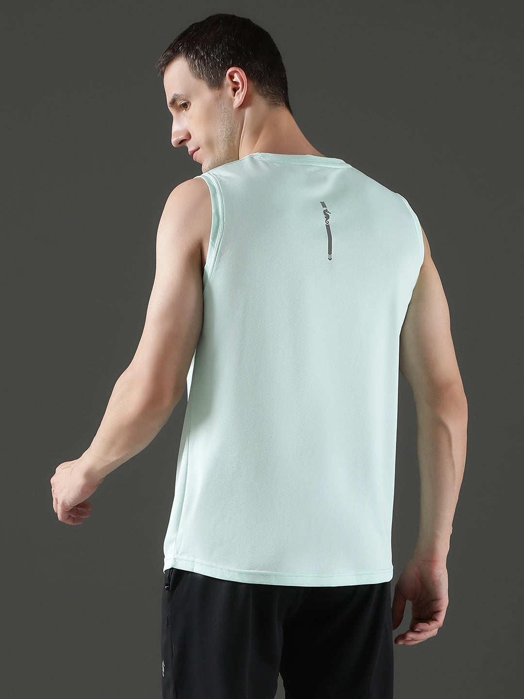 Polyester Sleeveless Slim Fit Round Neck Gym T-Shirt
