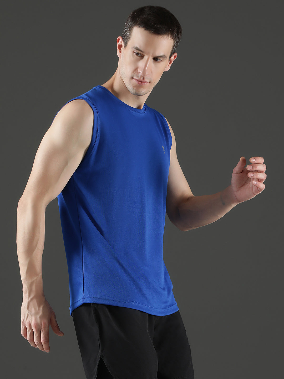 Polyester Sleeveless Slim Fit Round Neck Gym T-Shirt