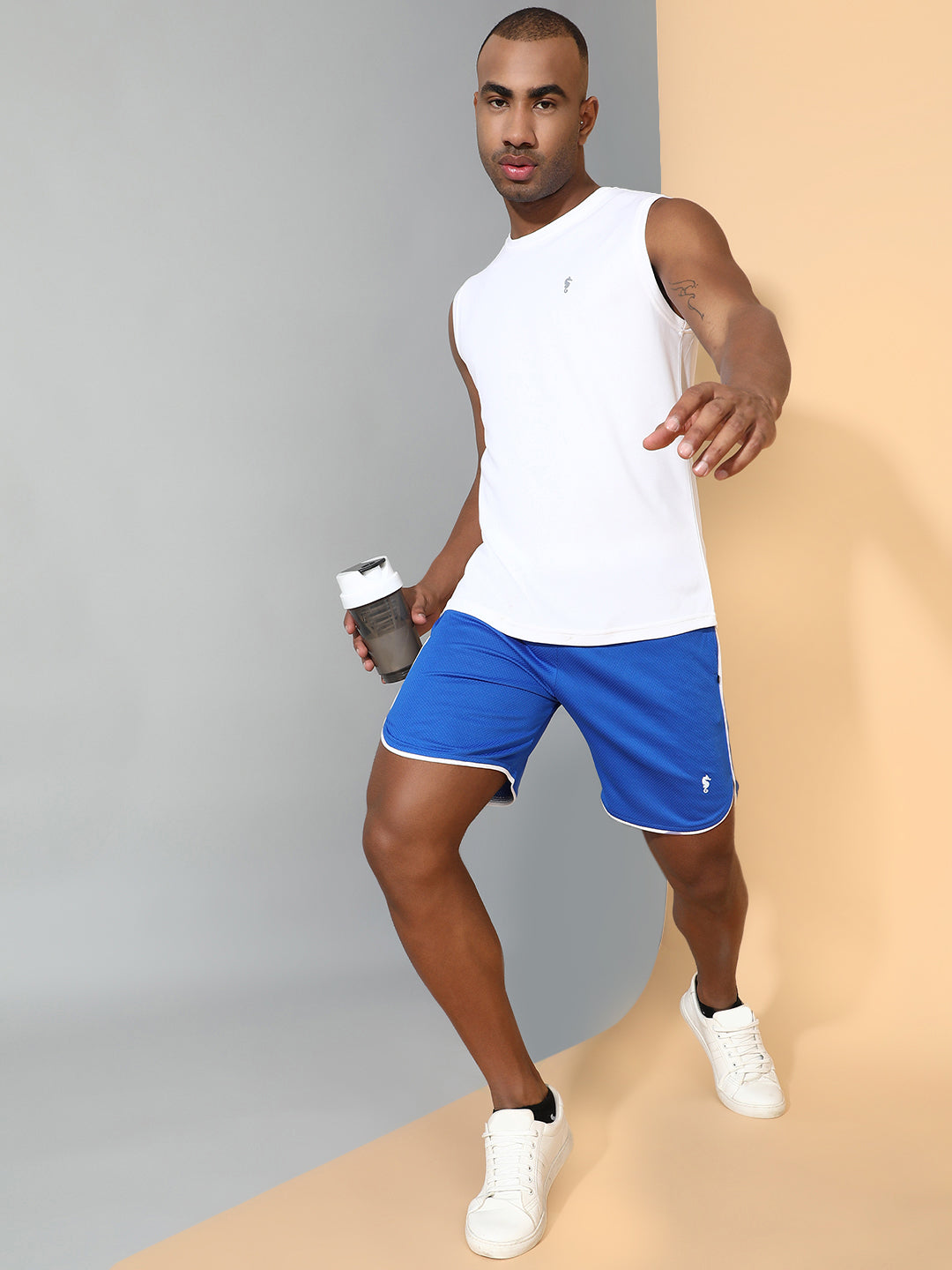 Polyester Sleeveless Slim Fit Round Neck Gym T-Shirt