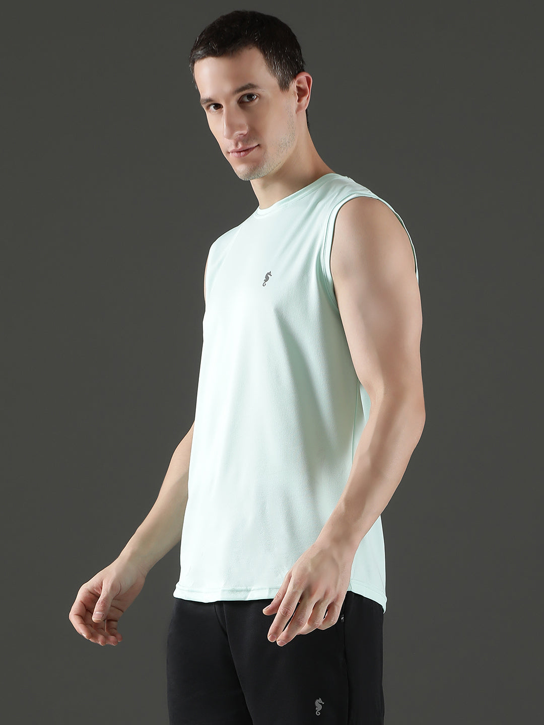 Polyester Sleeveless Slim Fit Round Neck Gym T-Shirt