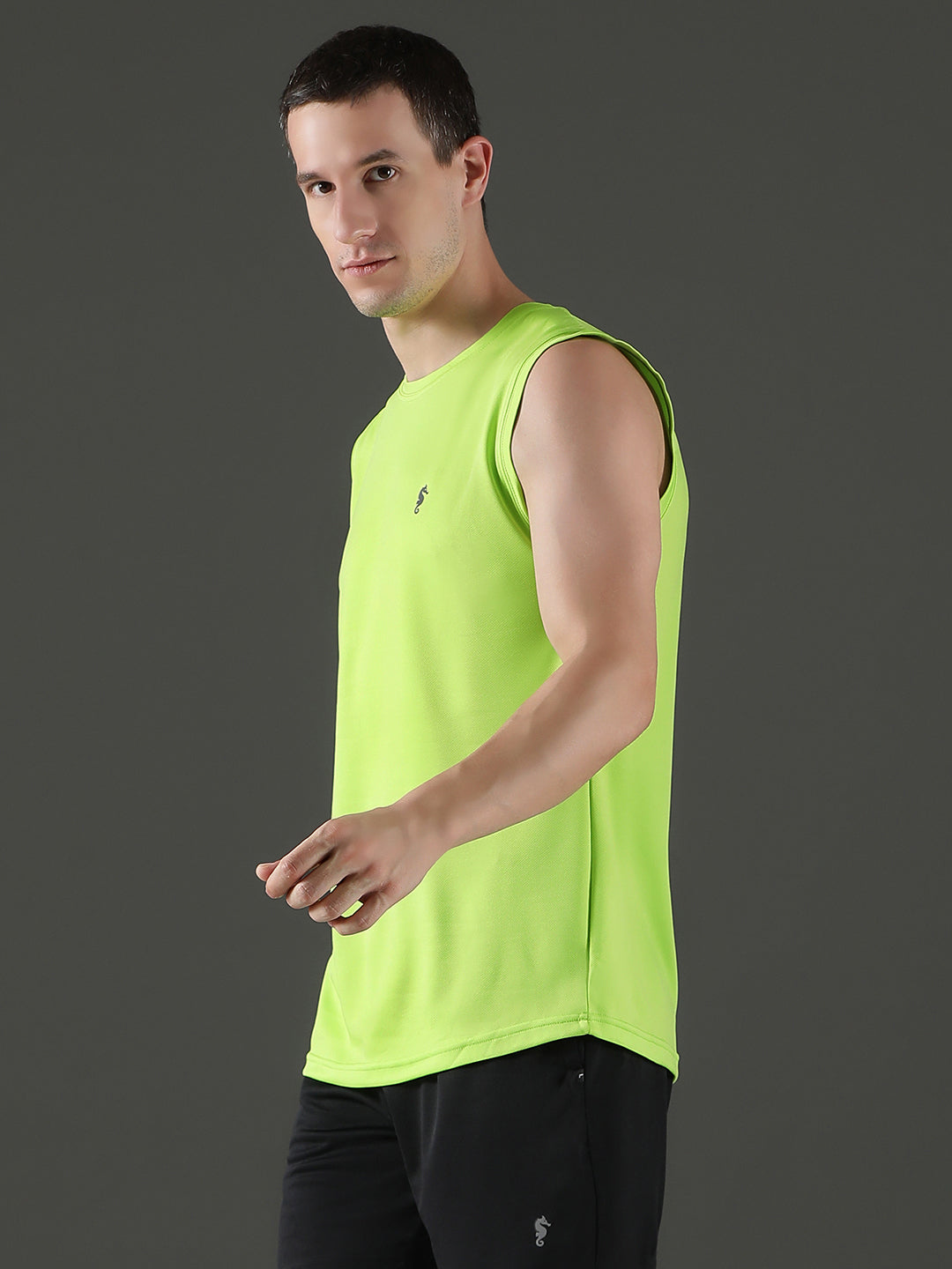 Polyester Sleeveless Slim Fit Round Neck Gym T-Shirt