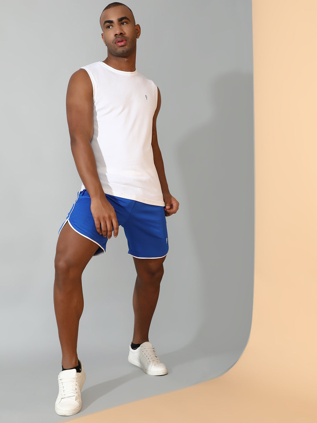 Polyester Sleeveless Slim Fit Round Neck Gym T-Shirt