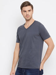 EPPE Solid Men V Neck Grey T-Shirts